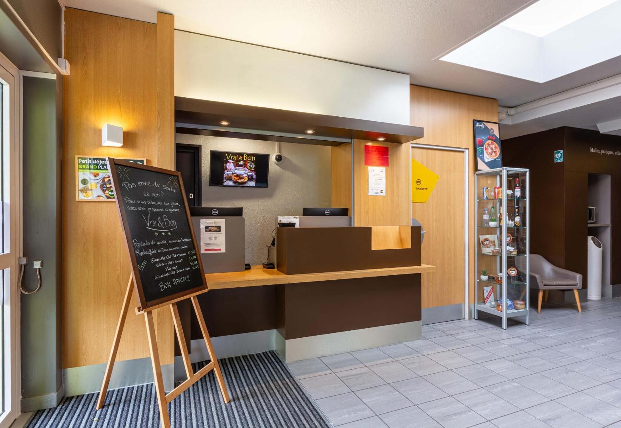 B&B Hotel Chartres Le Coudray מראה חיצוני תמונה