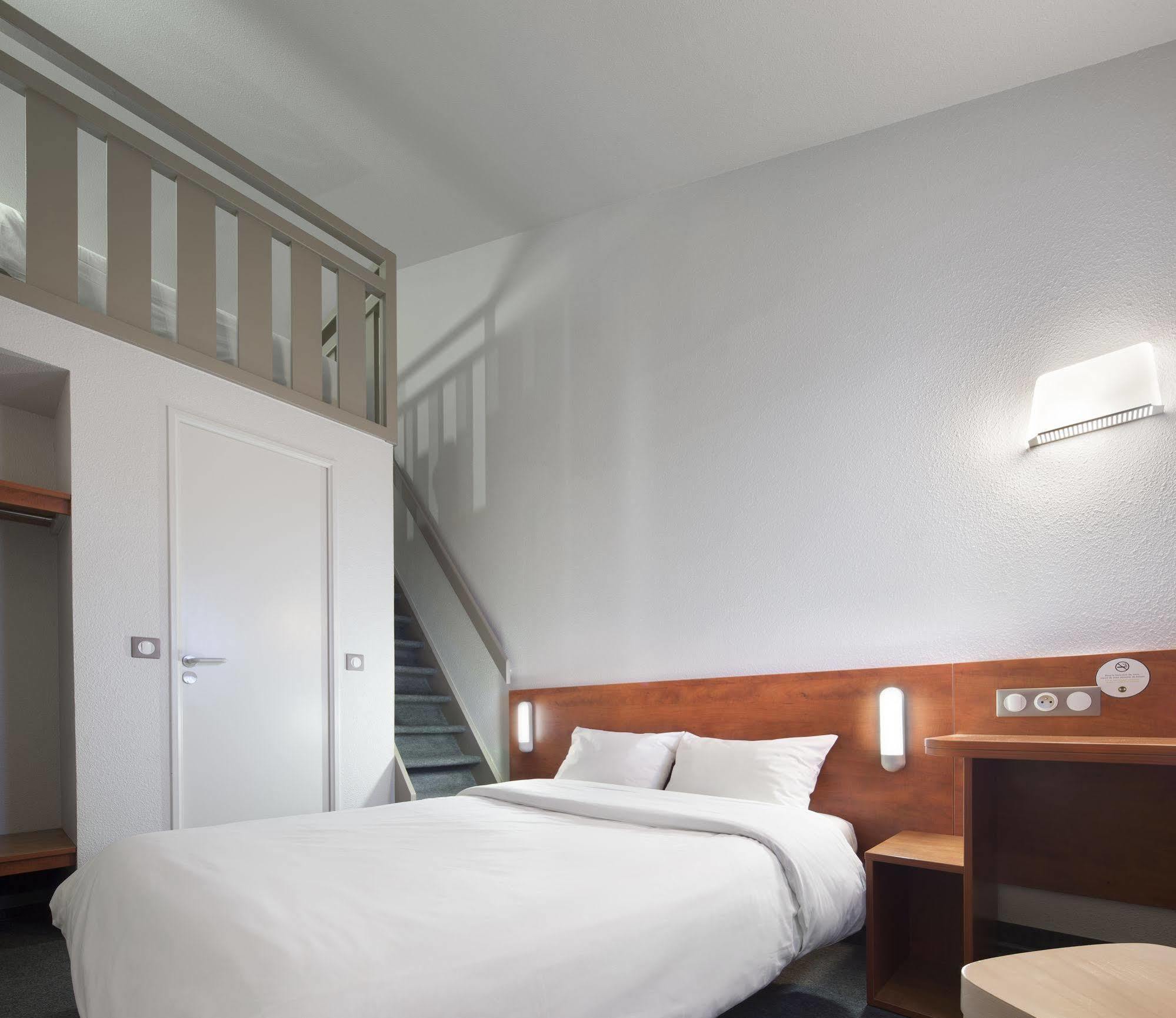 B&B Hotel Chartres Le Coudray מראה חיצוני תמונה