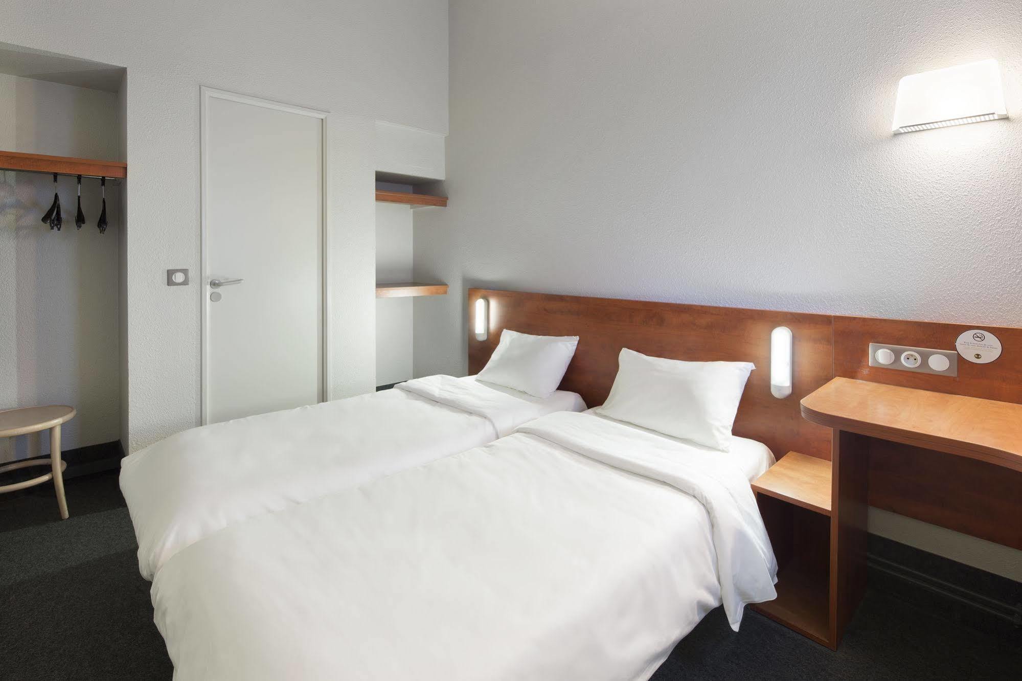 B&B Hotel Chartres Le Coudray מראה חיצוני תמונה