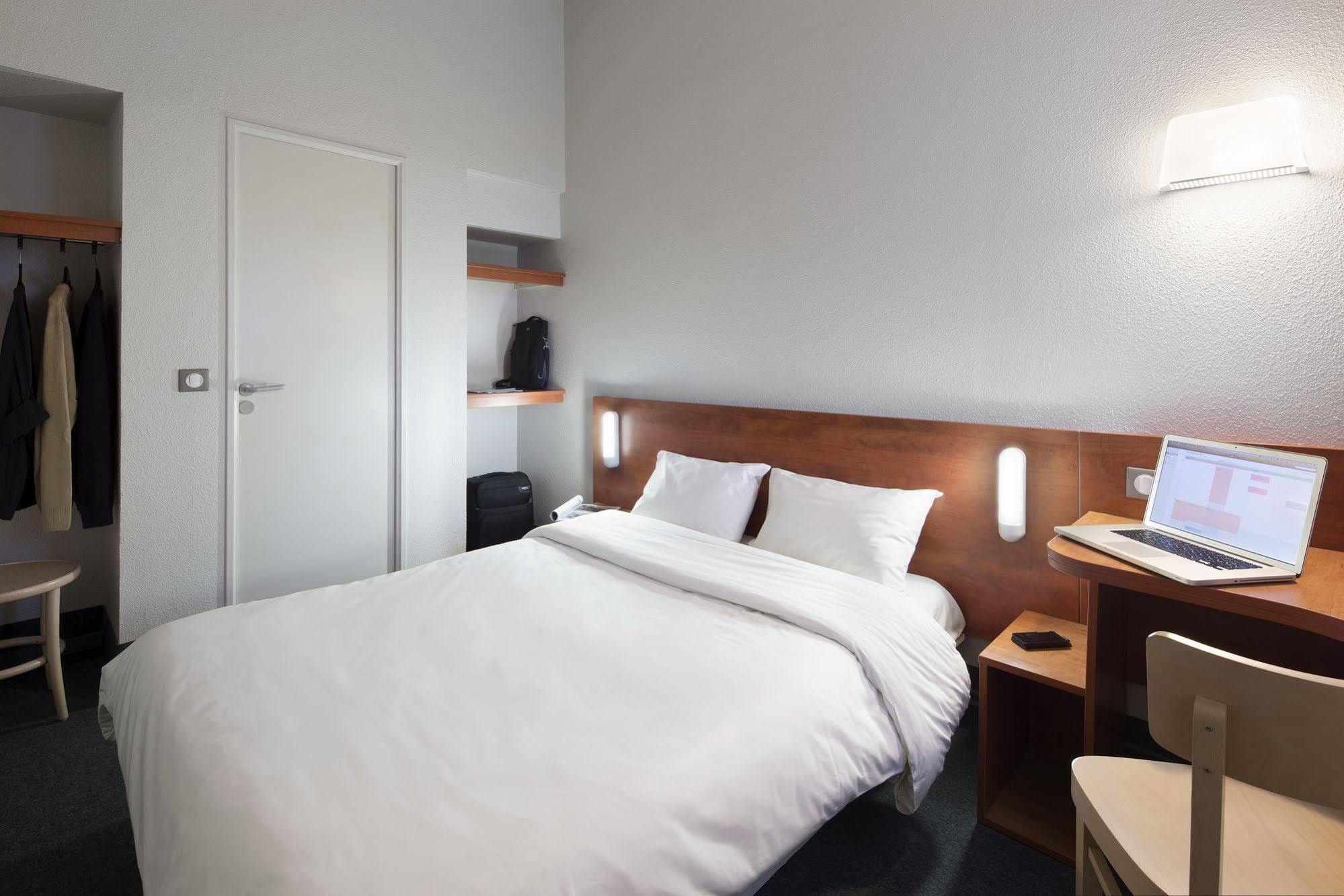B&B Hotel Chartres Le Coudray מראה חיצוני תמונה