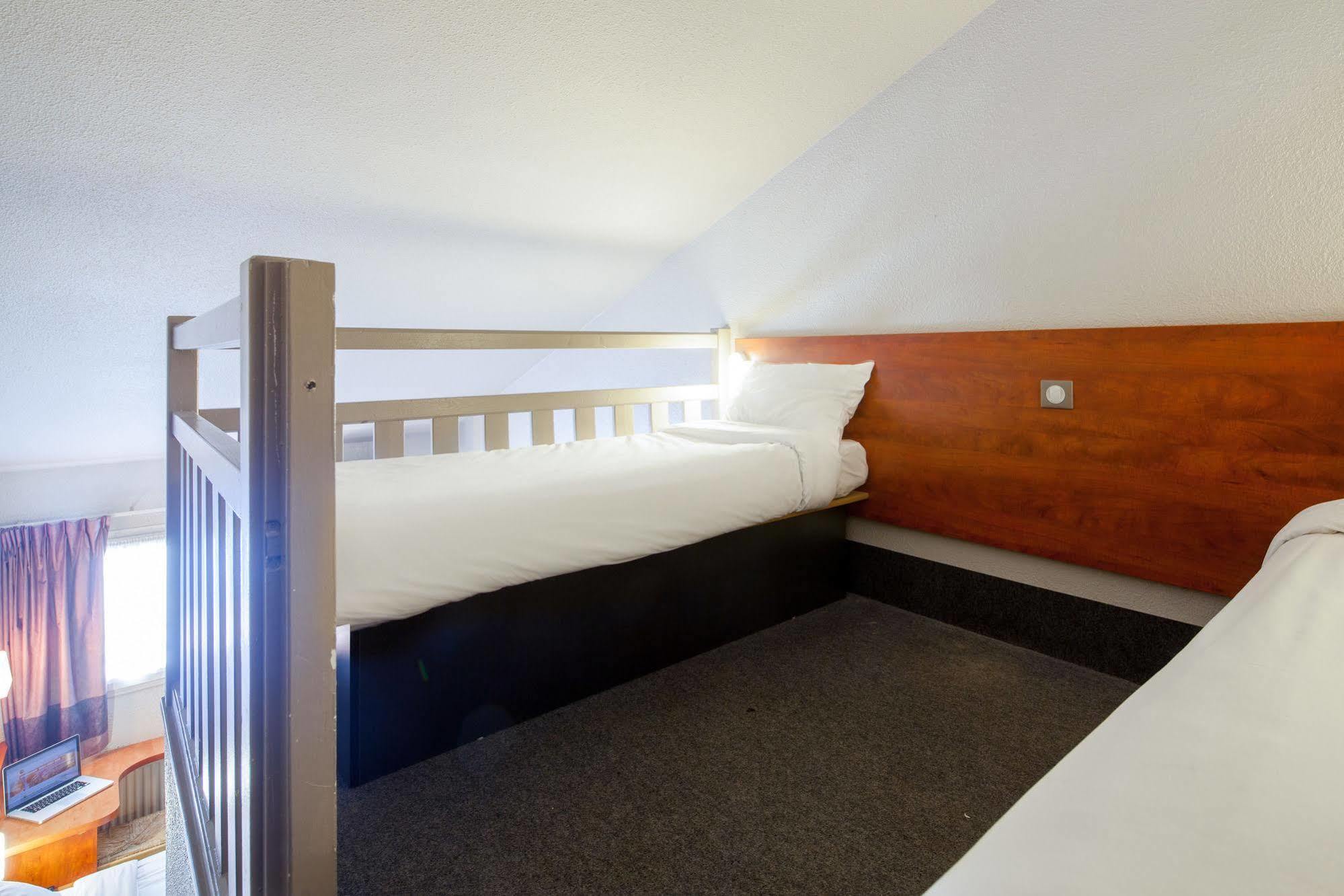 B&B Hotel Chartres Le Coudray מראה חיצוני תמונה