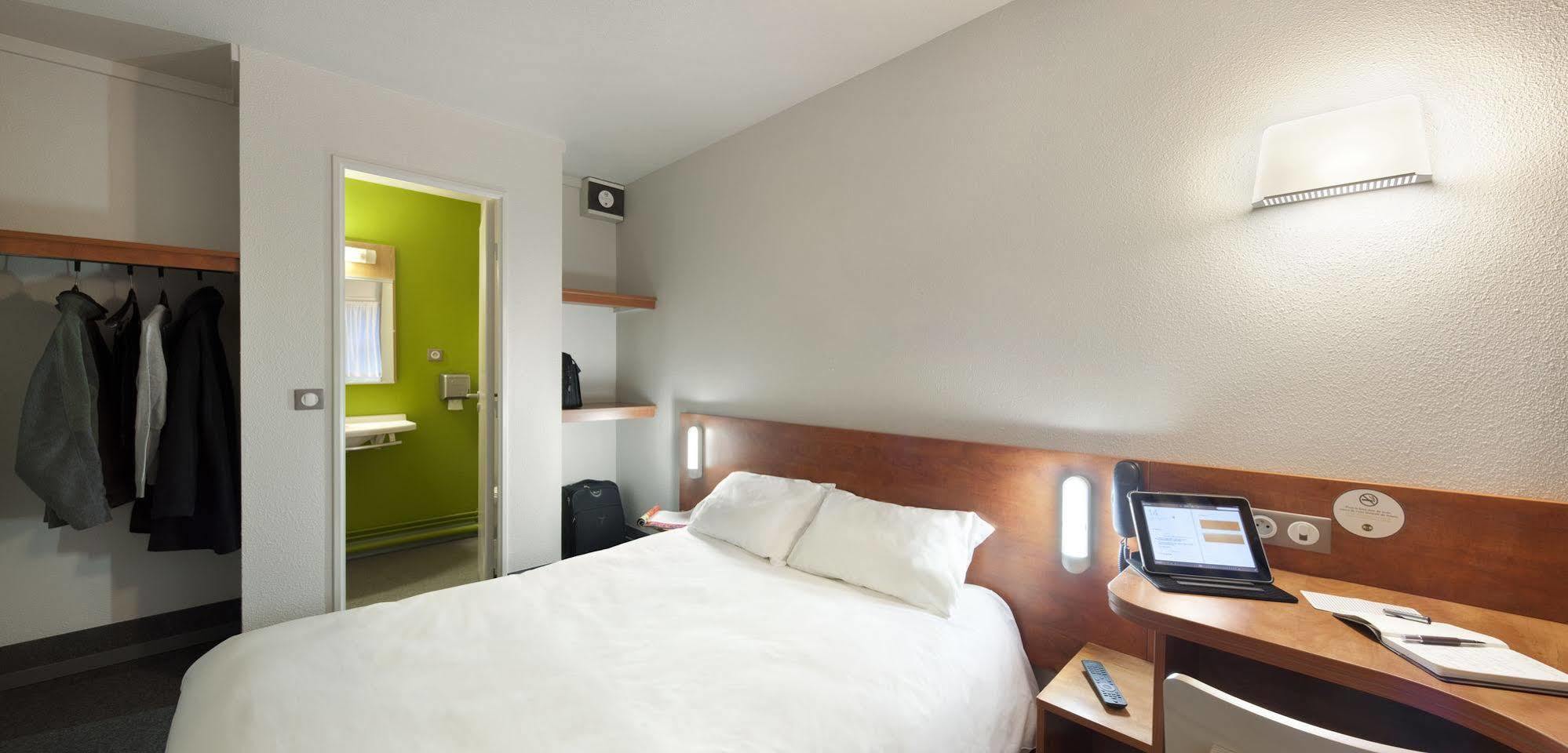B&B Hotel Chartres Le Coudray מראה חיצוני תמונה
